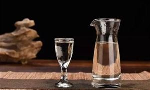 茅臺(tái)加碼系列酒擬投資41.1億元擴(kuò)產(chǎn) 貴州茅臺(tái)醬香系列力爭(zhēng)進(jìn)入全國(guó)白酒前八強(qiáng)