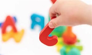 專家建議嬰幼兒照護費每月扣2000元 嬰幼兒洗護用品市場發(fā)展前景分析
