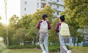 學(xué)生校服行業(yè)分析：中國(guó)最大的校服品牌市場(chǎng)占比不到1% 行業(yè)擁有上千億的潛在空間