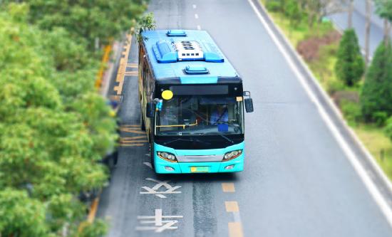 我國(guó)城市公交每天服務(wù)近1億人次出行 城市公交行業(yè)市場(chǎng)前瞻分析