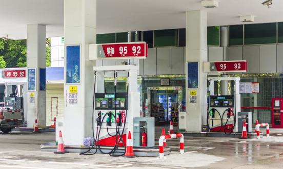 成品油行業(yè)市場分析 油價迎2024年首調，加滿一箱92號汽油多花8元