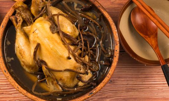 2024食療產(chǎn)業(yè)鏈上下游發(fā)展現(xiàn)狀及市場競爭態(tài)勢分析
