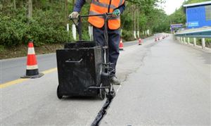 公路養(yǎng)護(hù)行業(yè)發(fā)展報(bào)告：我國(guó)公路養(yǎng)護(hù)市場(chǎng)每年規(guī)模超1000億元人民幣