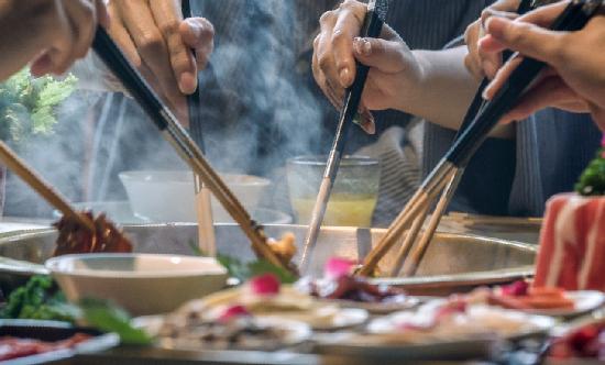 餐飲行業(yè)市場全景調(diào)研 2024年“五一”假期餐飲市場火熱