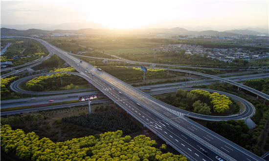 2024年中國智慧高速市場數(shù)據(jù)與趨勢(shì)分析 智慧高速市場規(guī)模及智慧高速未來發(fā)展?jié)摿Ψ治?>
</a>
</p>
<div   id=